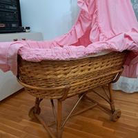 Culla antica in vimini