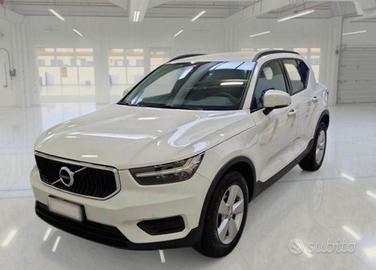 VOLVO XC40 T2 Momentum Core N1
