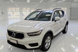 VOLVO XC40 T2 Momentum Core N1