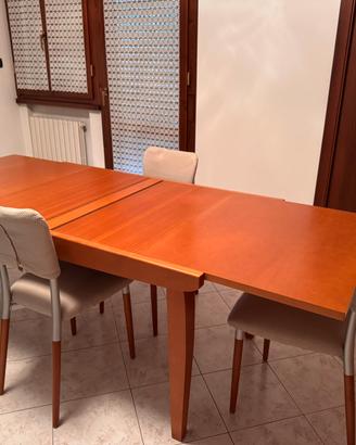 Tavolo da pranzo allungabile con 4 sedie