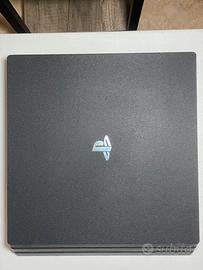 PS4 Pro 1TB + 2 Joypad e Carica Joypad Verticale