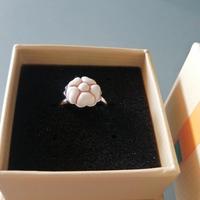 Anello Thun a forma di fiore