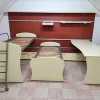 letti scorrevoli con scrivania