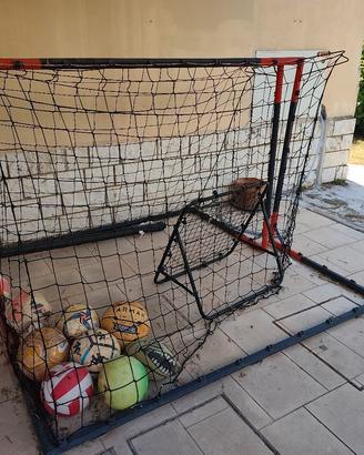 porte da calcio e palloni