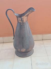 Anfora antica in rame