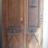 Portone d' ingresso d' epoca 700 da restaurare .