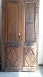 Portone d' ingresso d' epoca 700 da restaurare .