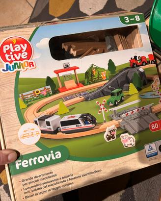 Stazione dei treni ferrovia di legno per bambini