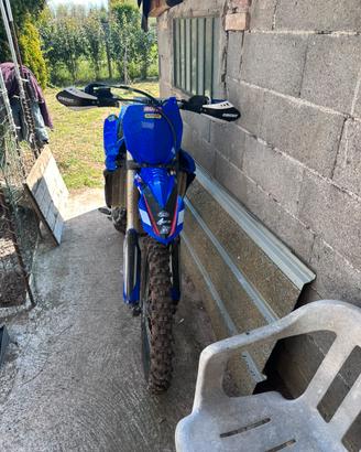 YAMAHA YZF 450 (2013)