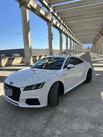 Audi TT S-Line Quattro Coupè