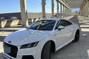 Audi TT S-Line Quattro Coupè