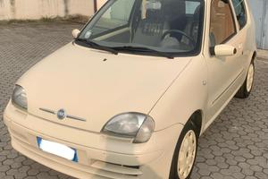 Auto Fiat 600