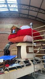 Carro Allegorico, casa di grande Puffo