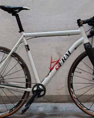 Bicicletta GRAVEL - CICLOCROSS