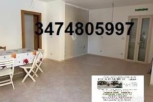 Casa Nuova Costruzione con 4 bagni, con cortile