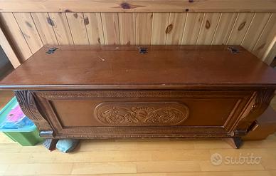 Panca in stile con contenitore