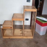Mobile porta contenitori Ikea per bambini