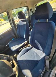 Sedili anteriori punto 188