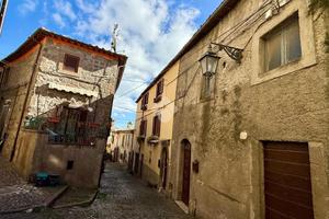 CASA INDIPENDENTE A MONTEFIASCONE