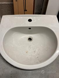 Lavabo MAI usato