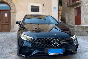 2023 MERCDES CLASSE A 200 AMG