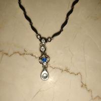 Girocollo oro bianco zaffiro e diamanti