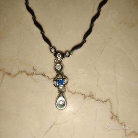 Girocollo oro bianco zaffiro e diamanti