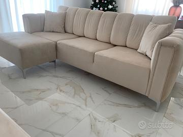 Divano chic con penisola amovibile