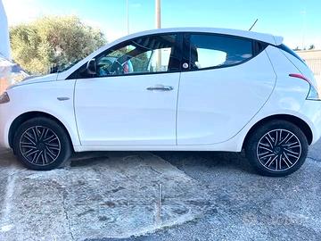 Lancia Ypsilon 1.2 Gold ecochic Gpl