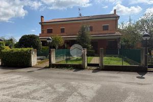 3 LOCALI A FANO