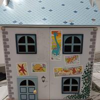 Casetta in legno per le bambole