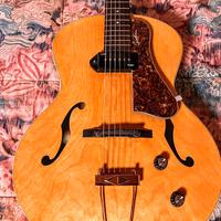 Godin 5th Avenue Kingpin P90