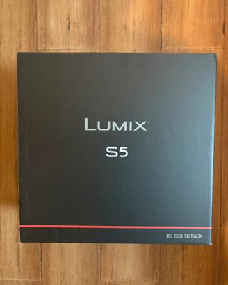Panasonic Lumix s5 + 2 lenti + garanzia 2027