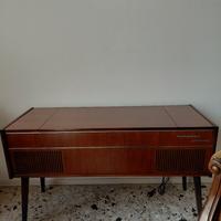 mobile radio e giradischi 