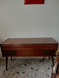 mobile radio e giradischi 