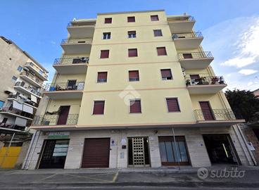 3 LOCALI A REGGIO DI CALABRIA