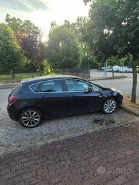 Opel astra j