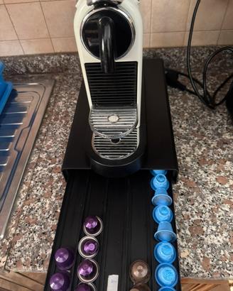 Macchina caffe’ espresso nespresso + cassetto