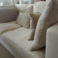 divano due posti con pouf