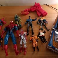 Personaggi DC/Marvel + auto e pistola Fantastici 4