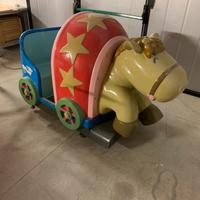 Kiddie ride cavallo pollon