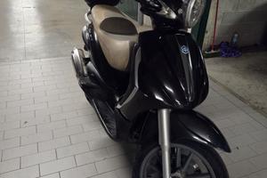 Beverly 300 ie anno 2010