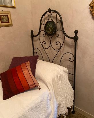 Letto singolo in fetto battuto