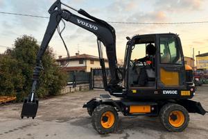 E283 - Escavatore Volvo EW60E