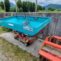 Fresa Spargiconcime trattore