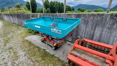 Fresa Spargiconcime trattore