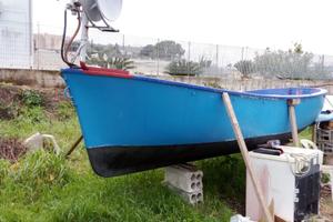 Gozzo da pesca senza licenza