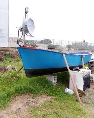 Gozzo da pesca senza licenza