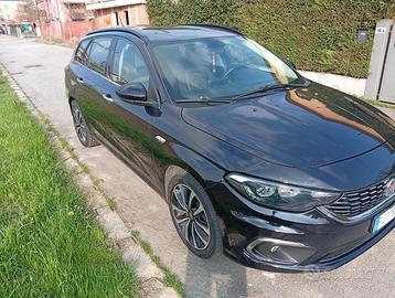Fiat tipo lounge 1.6 nera cerchi in lega 2017