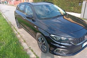 Fiat tipo lounge 1.6 nera cerchi in lega 2017